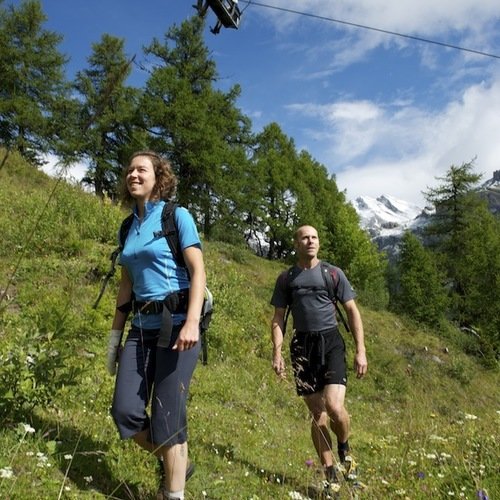 Randonnee au voisinage du telesiege des Jorasses avec deux figurants